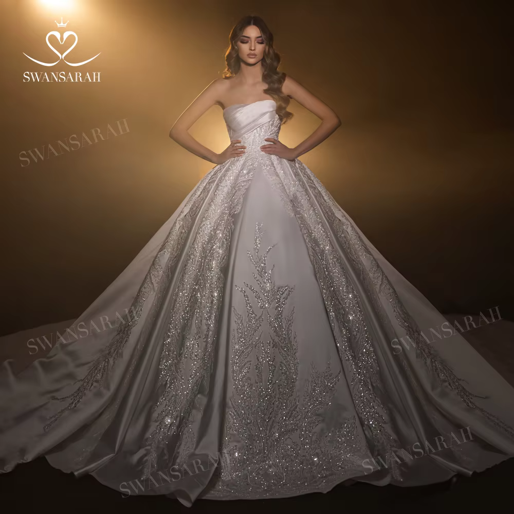 Robe de mariée A-Line en satin perlé de luxe, robe de mariée personnalisée, train de cour, princesse