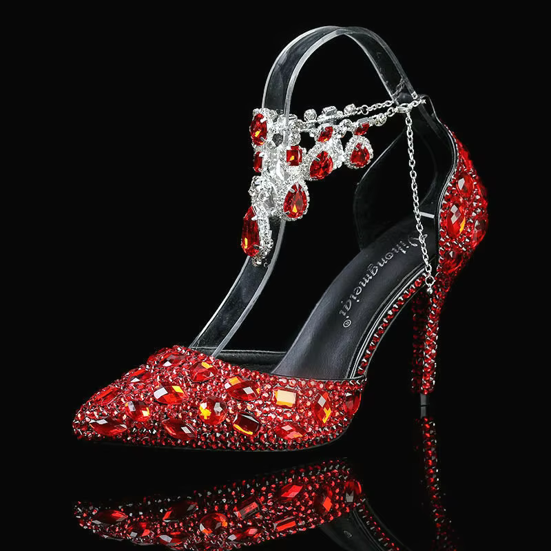 Nouvelles Chaussures Femme Printemps-Automne 2026 – Escarpins Pointus à Talons Hauts avec Chaîne Dia
