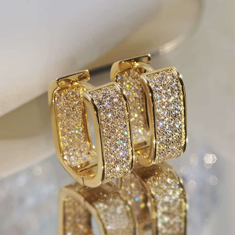 Huitan Boucles d'oreilles créoles pavées de zircone cubique pour femmes, style mode coréenne, en mét