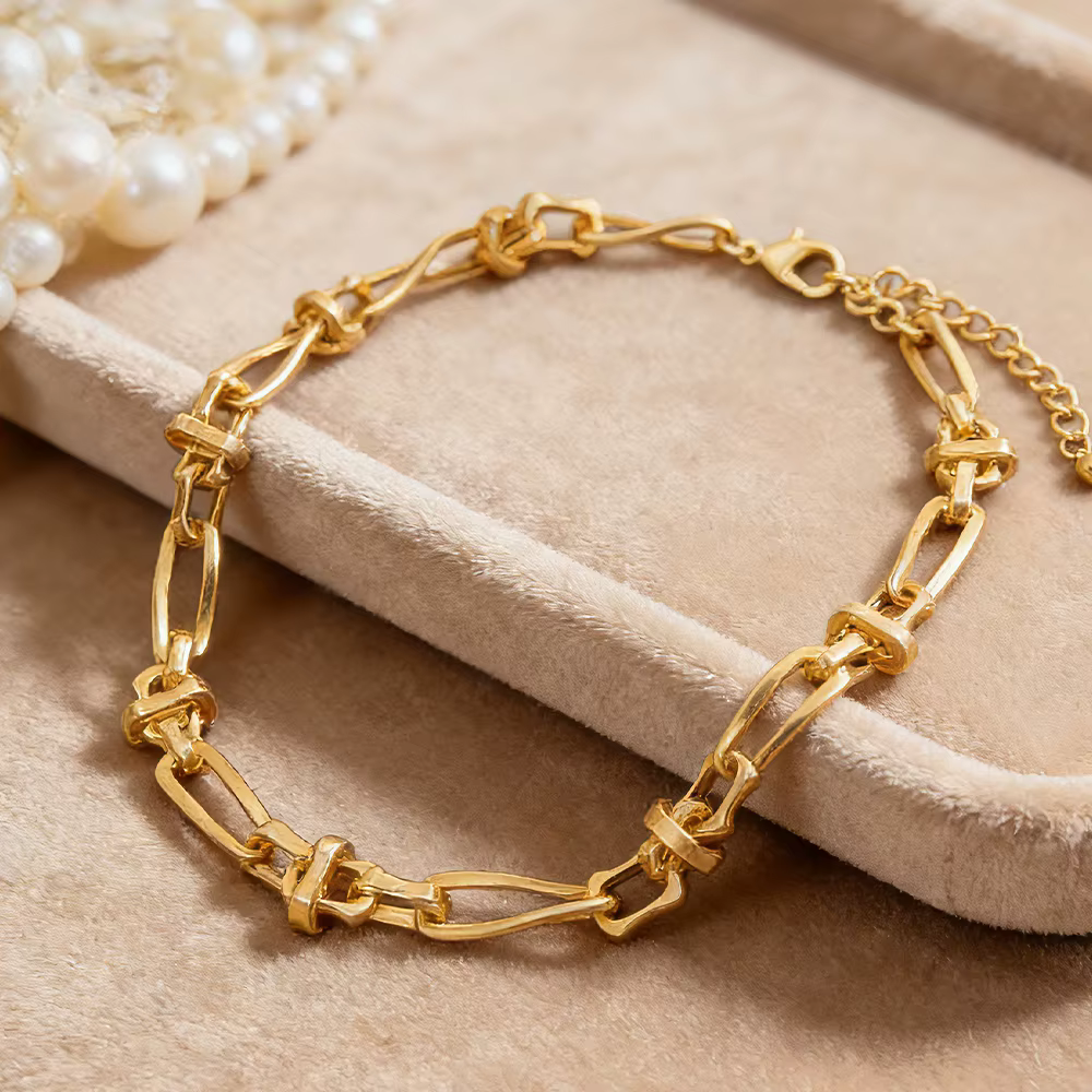 Collier ras du cou en chaîne à maillons entrelacés dorés polis (minimaliste audacieux) – Bijou tenda