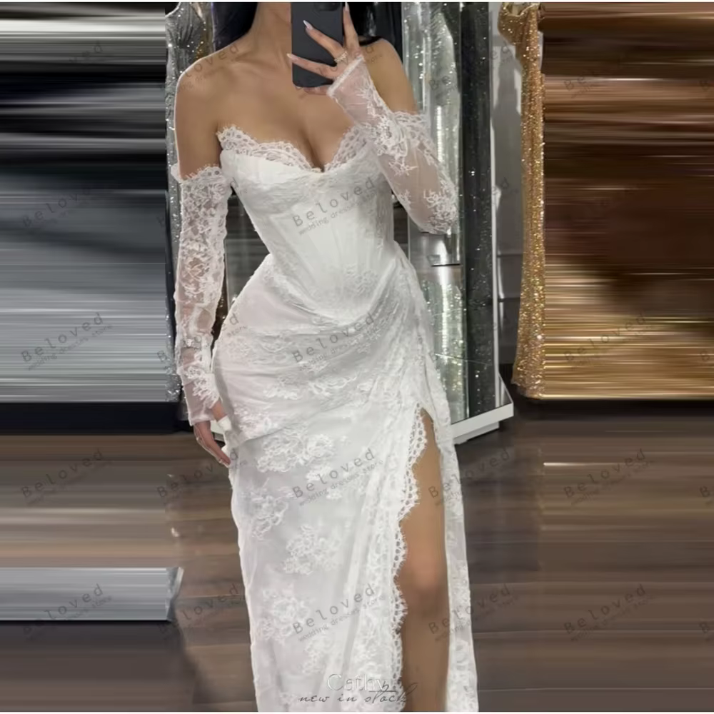Robes de mariée glamour, robes de mariée vintage, robes à volants en dentelle, robes épaules dénudée