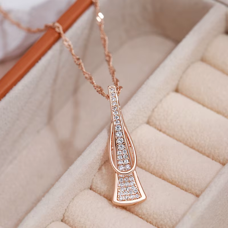 JULYDREAM géométrique entièrement pavé Zircon courbe Triangle pendentif femmes 585 couleur or collie