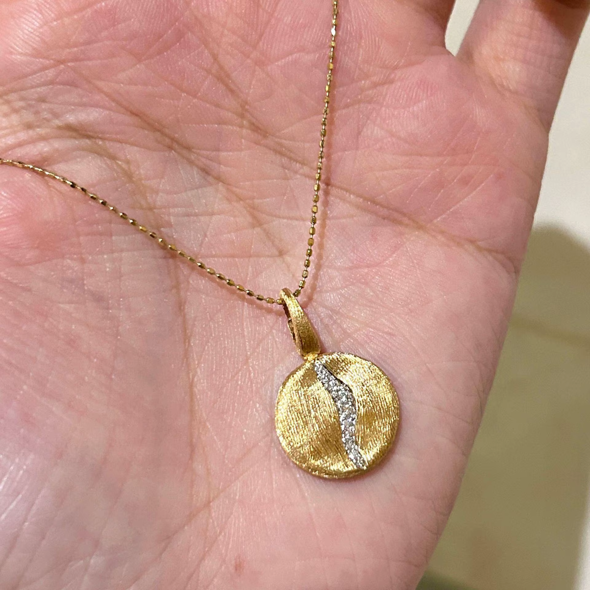 Collier circulaire simple et brossé, design paresseux, pendentif en diamant, adapté aux cadeaux de b