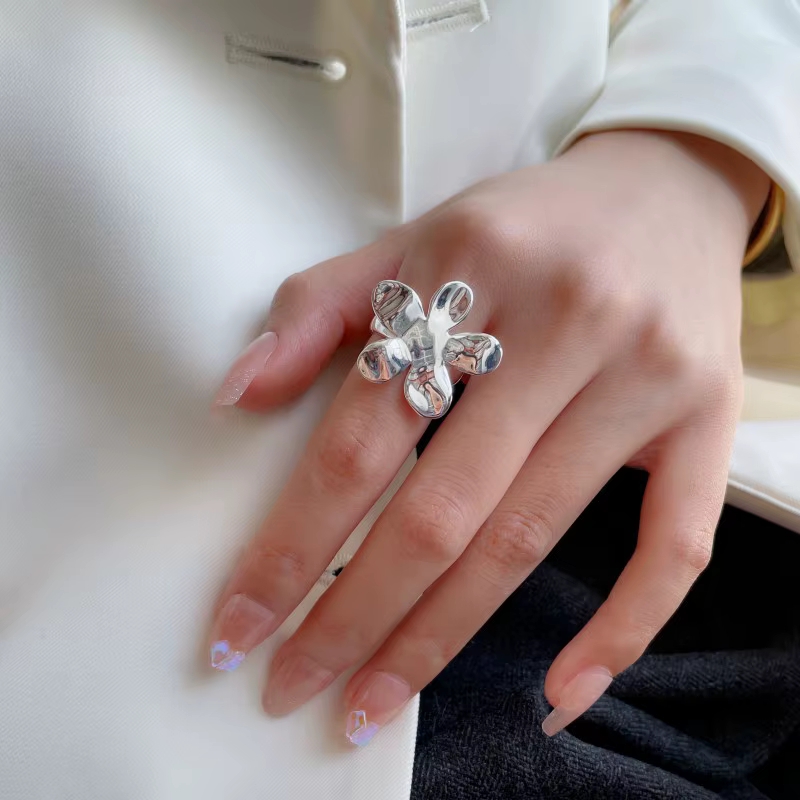 Bagues en forme de fleur brillante couleur argent pour femmes et filles, classiques, tendance, douce