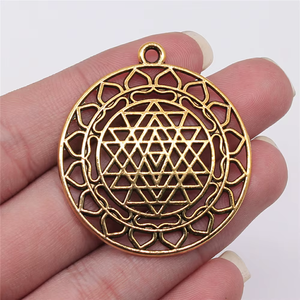 WYSIWYG 4 pièces 44x40mm filigrane Sri Yantra pendentifs pour la fabrication de bijoux pour la fabri