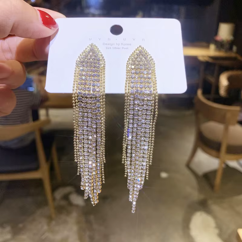 Boucles d'oreilles classiques en cristal brillant pour femmes, longs pompons exagérés, strass coloré
