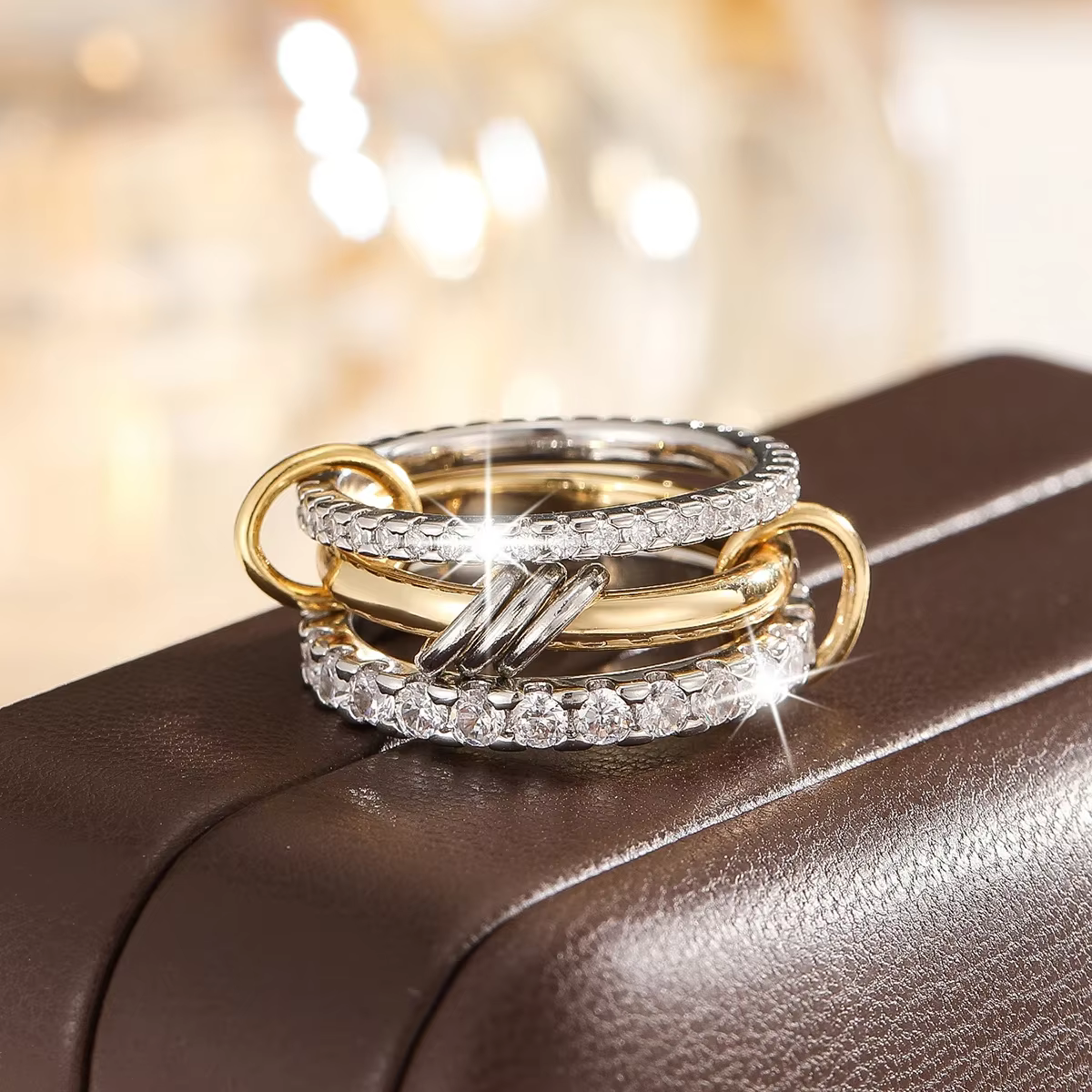 Une Niche bague de bijoux en cuivre bicolore à quatre anneaux, hypoallergénique, Style Ins, artefact