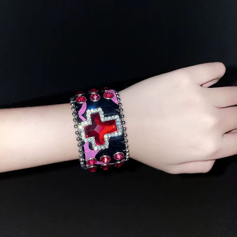 Bracelet gothique en cuir et cristal rouge pour femmes, bijoux gothiques, croix, rétro Grunge, crâne