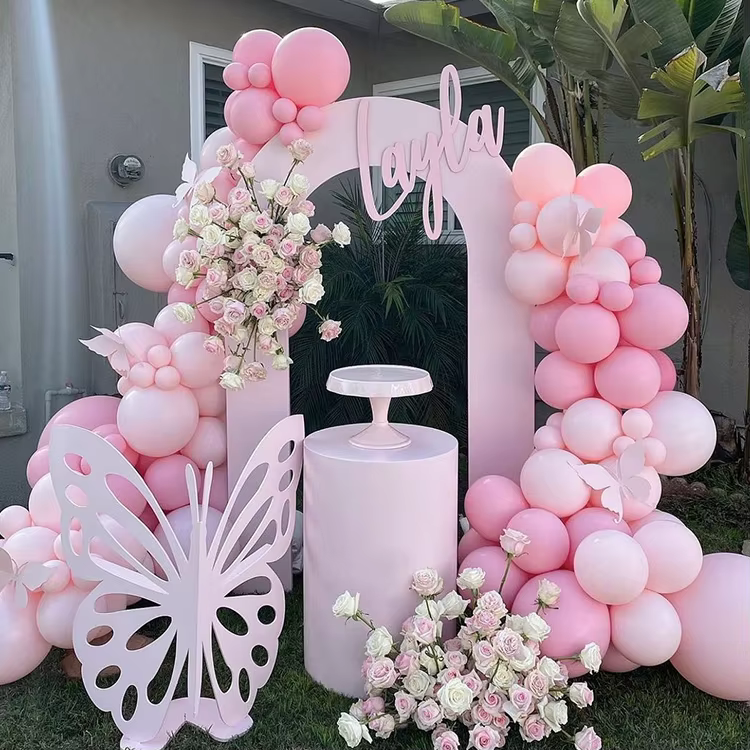 Fournitures de décoration pour fêtes et mariages : Arche papillon, supports muraux pour événements