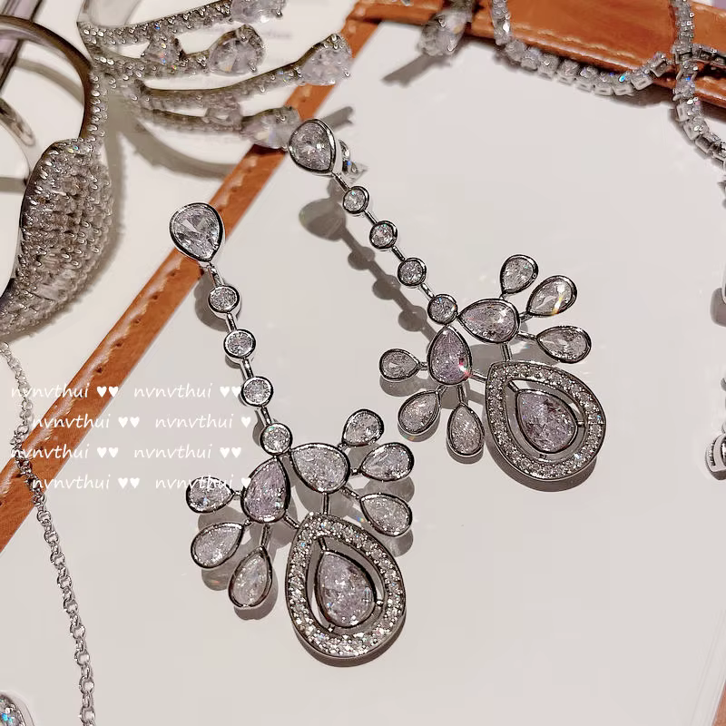 Ensemble de bijoux luxueux pour femme, collier, boucles d'oreilles et bracelet en zircon serti de di