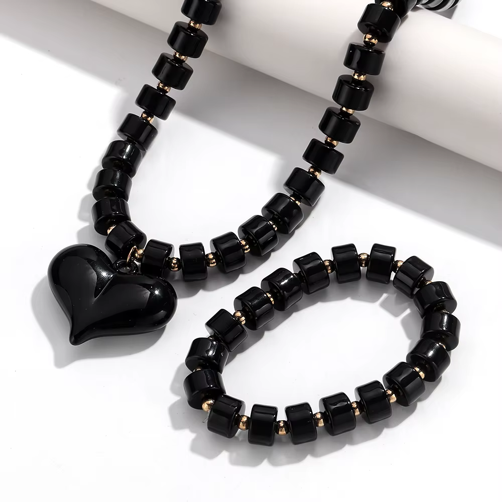 Ensemble de colliers et Bracelets gothiques en acrylique noir pour femmes, pendentif en forme de cœu