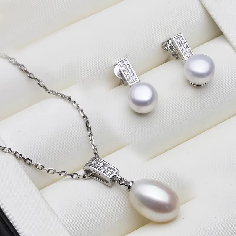 Magnifique ensemble de bijoux en argent 925 avec collier et boucles d'oreilles en perles d'eau douce