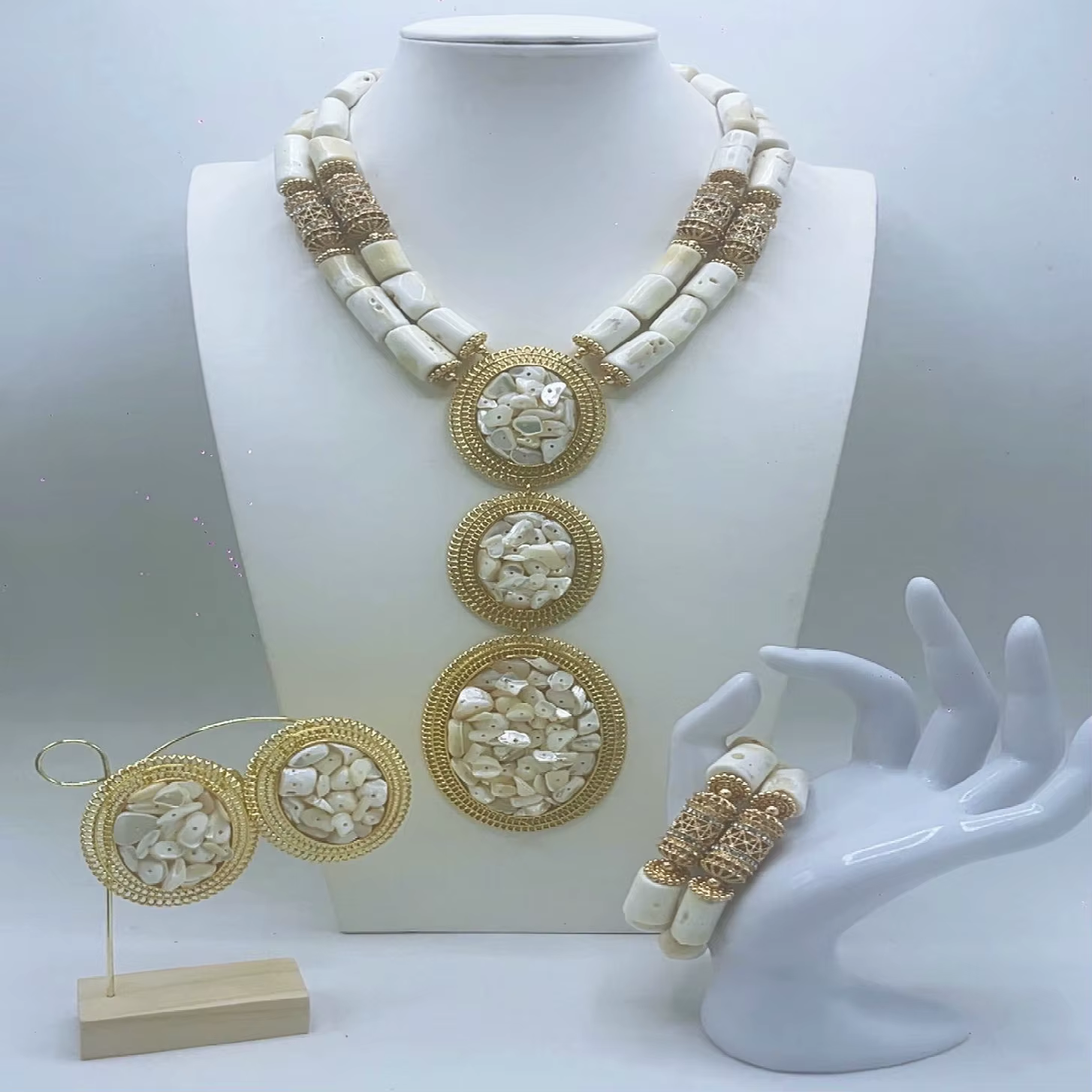 Ensemble de bijoux traditionnels africains en perles de corail pour mariage nigérian