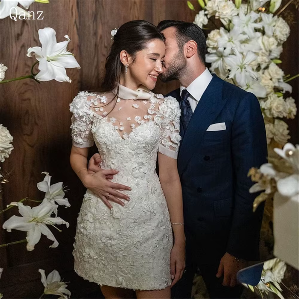 Qanz Chic Mini robe de mariée Appliques manches courtes gaine col rond à lacets mariée civile au-des