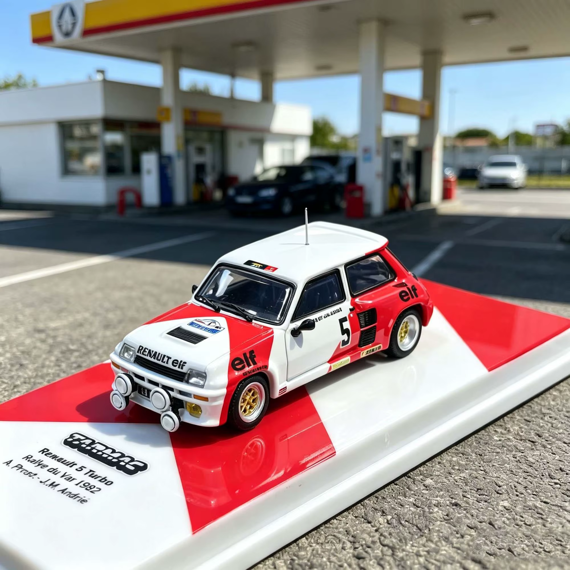 Tarmac Works 1:64 Renault 5 Turbo Rallye Voiture de rallye 1982 Modèle de voiture en alliage