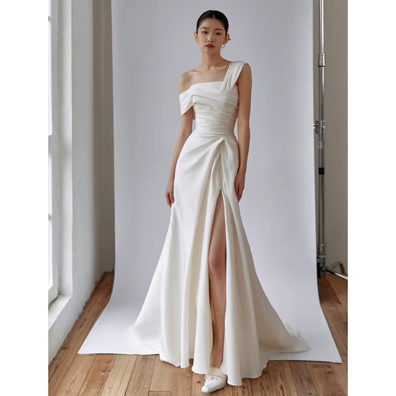 Robe de mariée blanche en Satin, asymétrique épaule dénudée, avec tempérament haut de gamme, Simple,