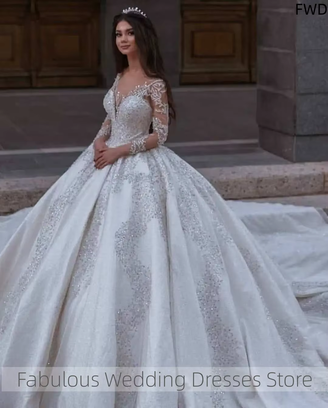 Robes de mariée officielles personnalisées Amanda Novias, charmantes, avec col transparent, applique
