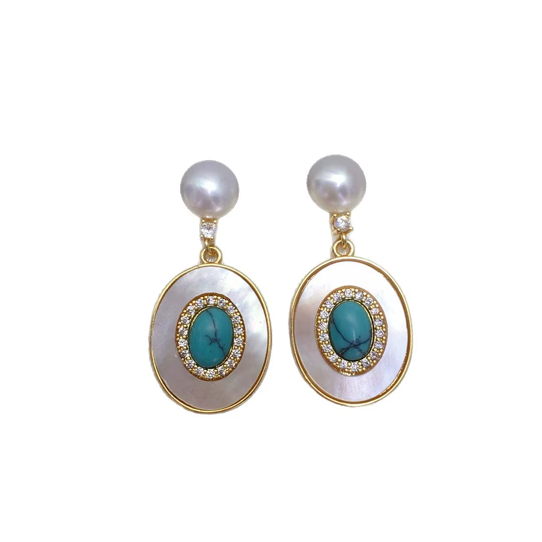WT-MPE174 Vente en gros de boucles d'oreilles vintage plaquées or avec nacre, zircon et pierres natu