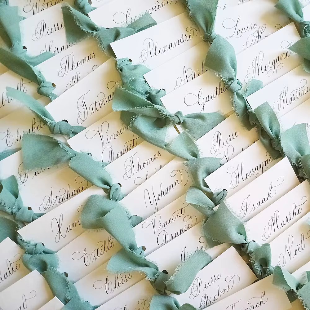 Cartes de placement de mariage personnalisées (50 pièces) avec ruban – Cartes nominatives de mariage