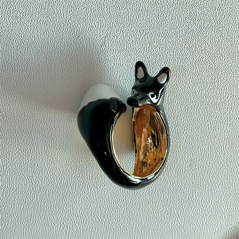 Bague goutte en émail de niche