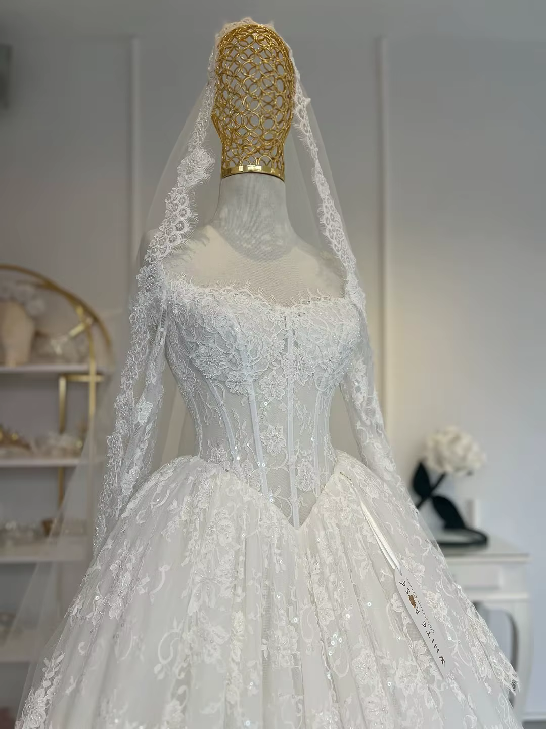 Robe de mariée de luxe en dentelle, style princesse, à manches longues, élégante, pour femme