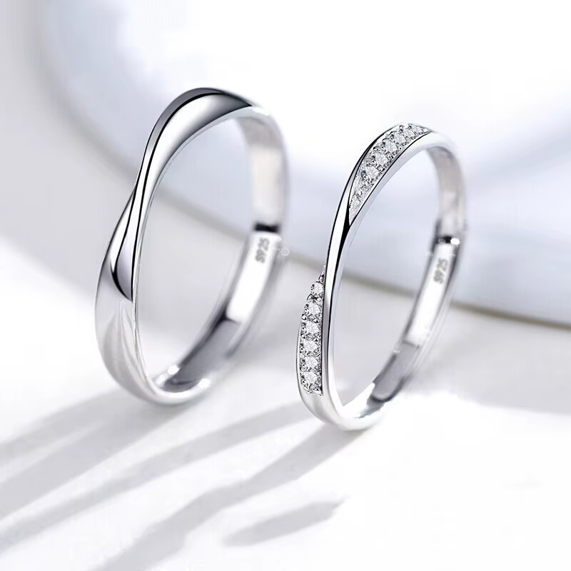 Nouveau Mobius Couple anneaux pour femmes hommes Simple noir blanc réglable Simple anneau mode maria