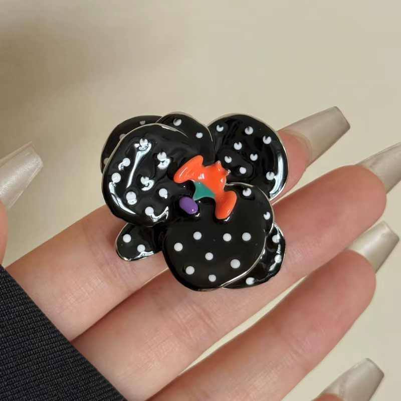 Bague empilable à pois floraux émaillées à la main
