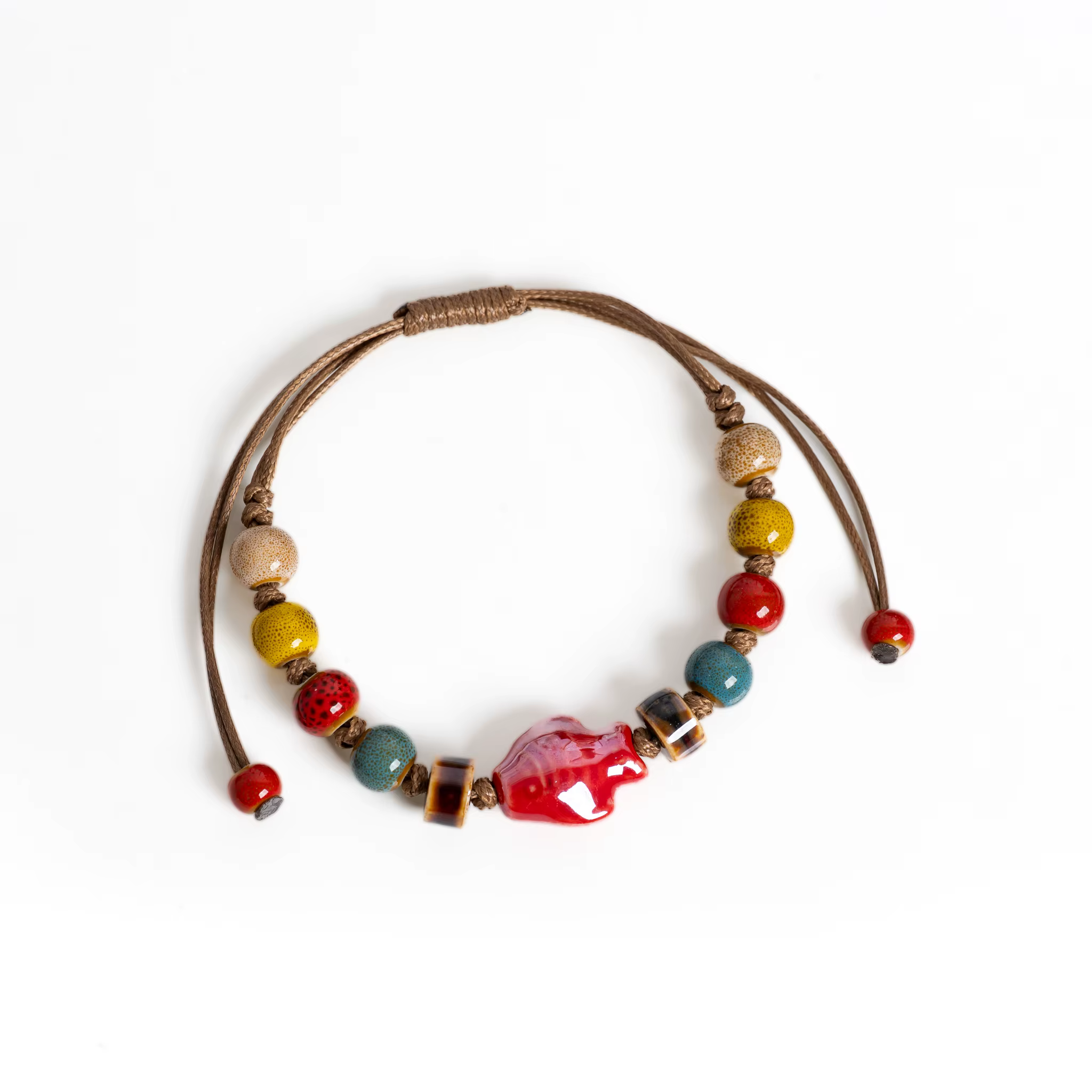 Bracelet à breloques en forme de poisson rouge en céramique fait à la main, corde tissée en perles c