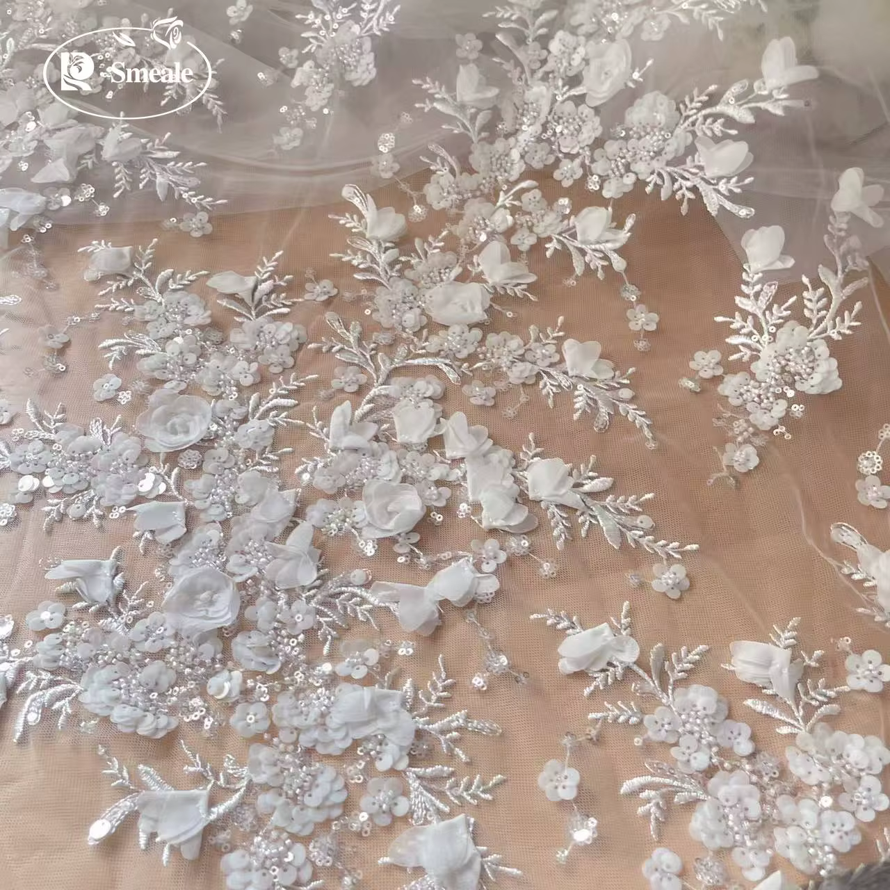 -Fleurs en mousseline de soie 3D blanches, paillettes perlées, tissu en dentelle brodée. Robe de mar
