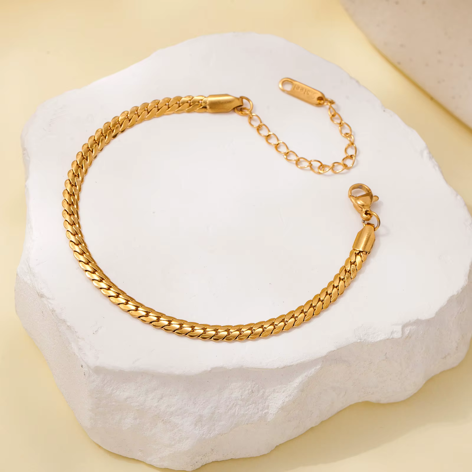 Ensemble de bijoux tressés dorés tendance, collier chaîne cubaine, bracelet et boucles d'oreilles cr
