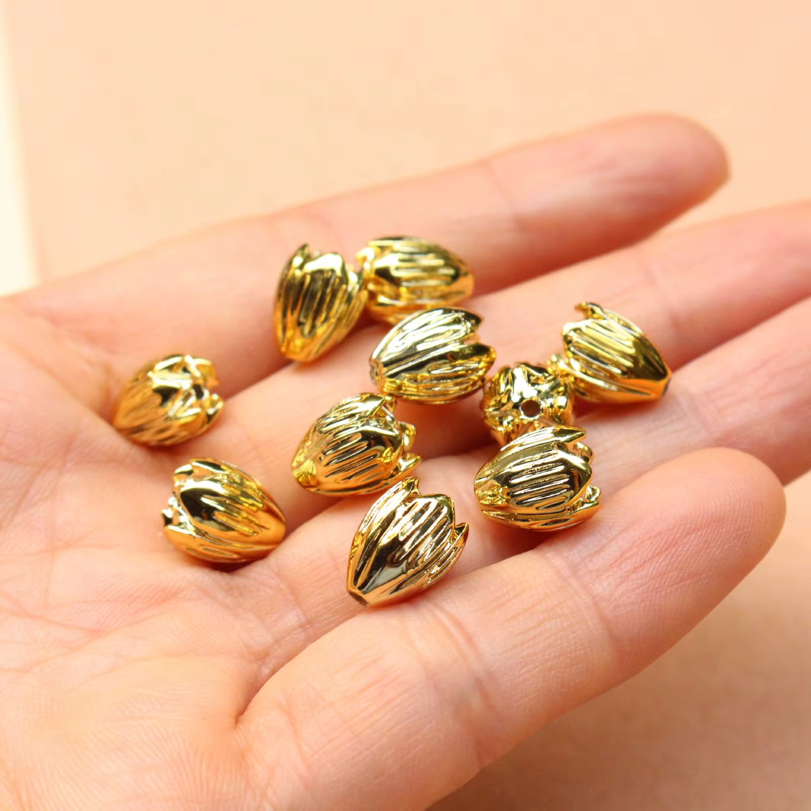 Perles artificielles en forme de fleur de jasmin corail, plaquées or, style océan hawaïen, pour la f