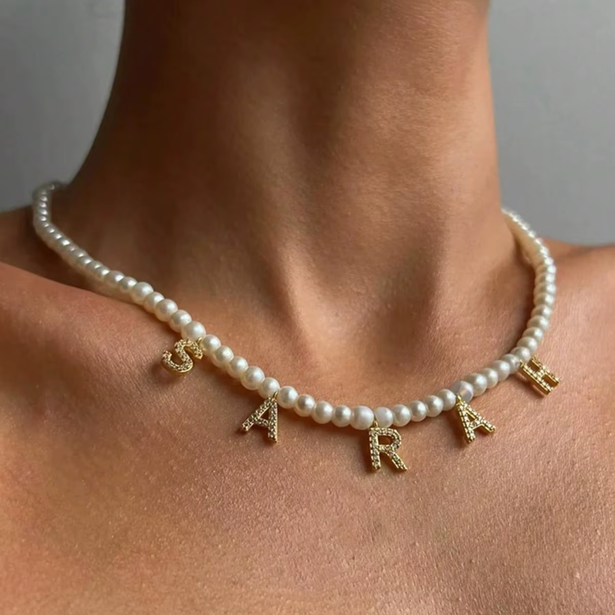 Collier personnalisé avec lettre initiale et nom pour femmes, en zircone, Imitation de perles, bijou