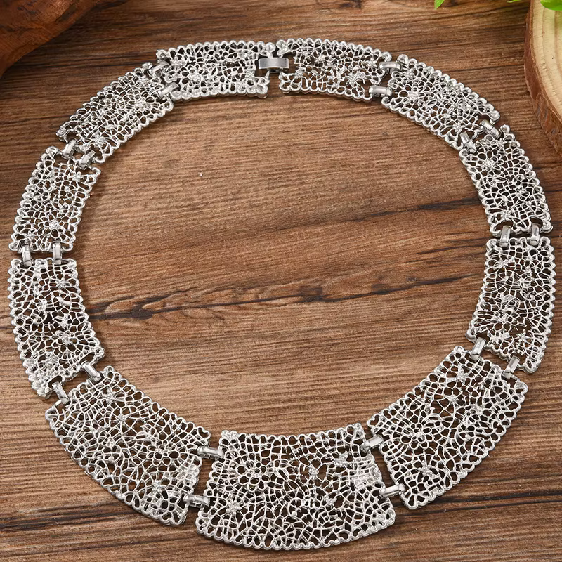 Collier ras du cou ethnique en filigrane, motif de dentelle florale complexe, bijoux à la mode en or