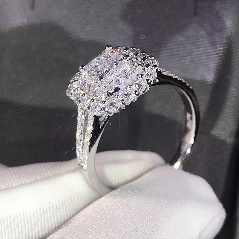 Bague pour femme en argent sterling 925, forme carrée, entièrement sertie de micro-pavés de cristaux