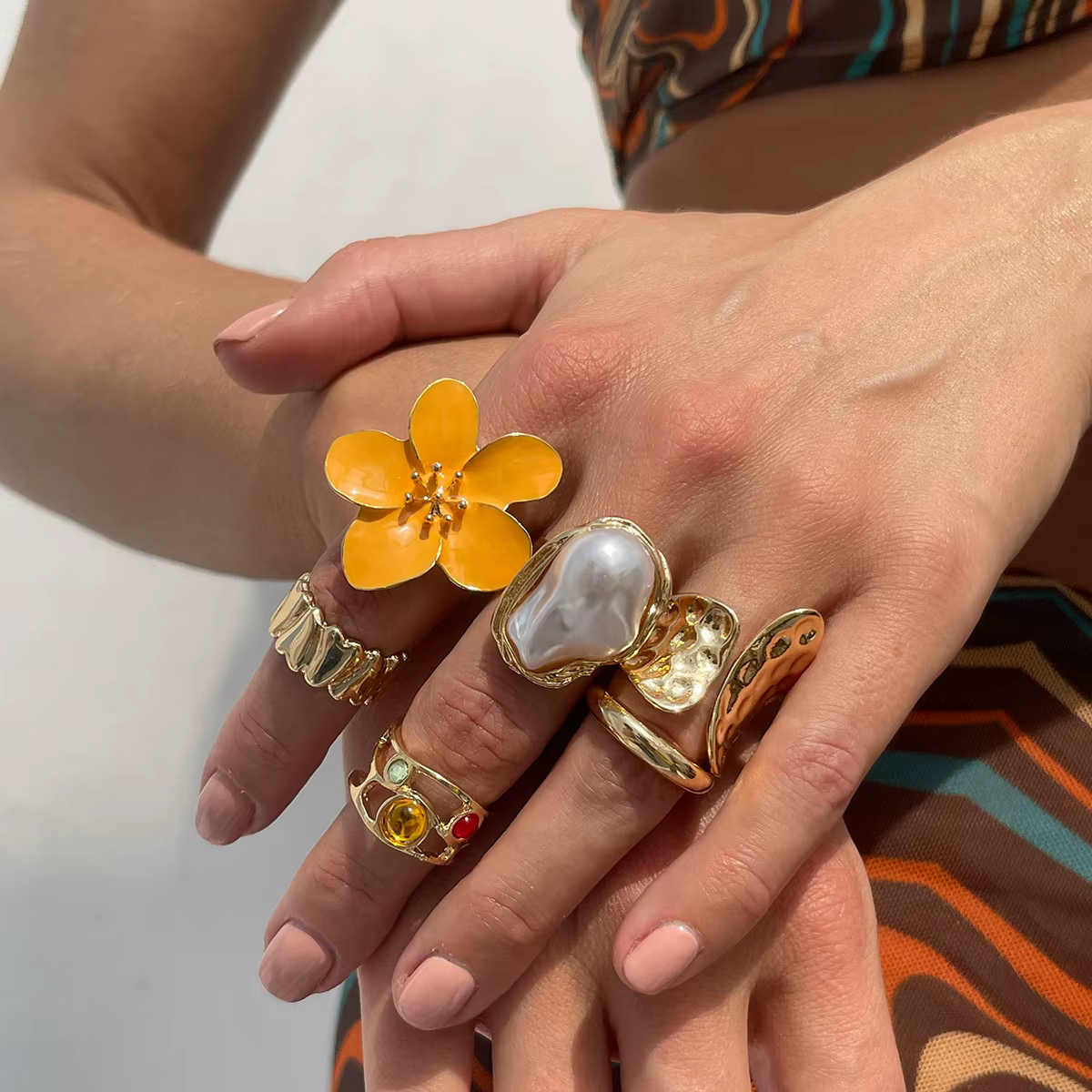 Un ensemble de bagues Vintage baroques en perles et fleurs pour femmes, hommes et filles, Punk, coul