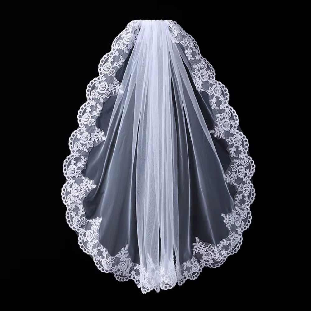 Voile de mariée mi-long en dentelle festonnée et maille transparente, avec peigne, bordure élégante,