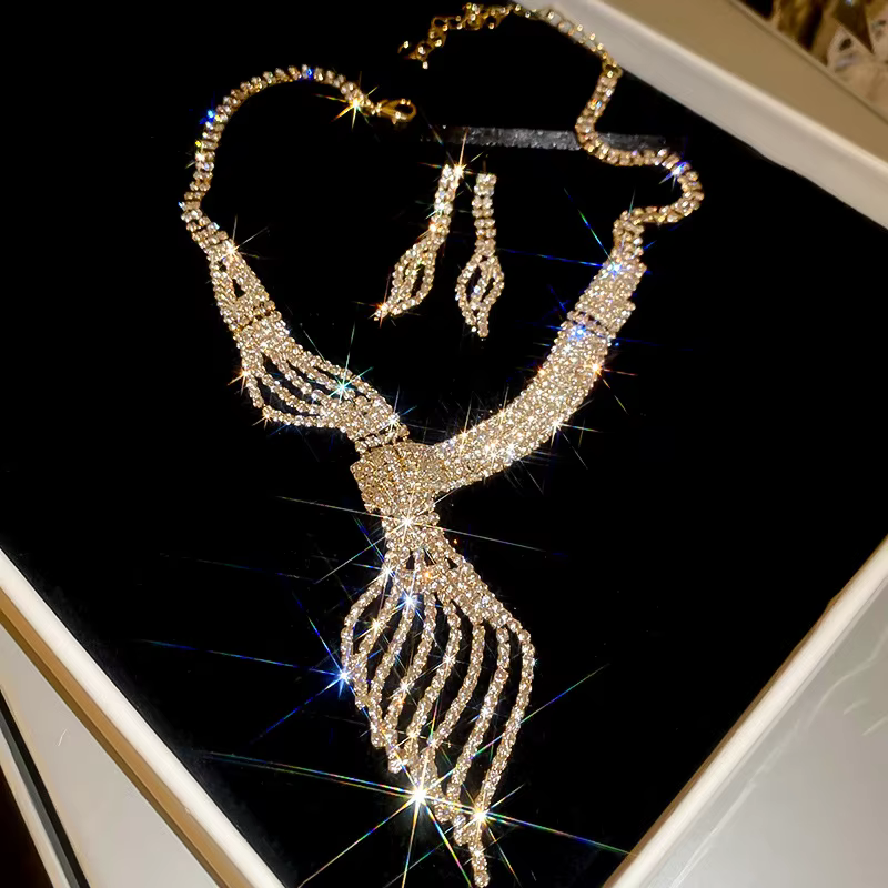 Ensemble collier et boucles d'oreilles européens et américains sertis de diamants, style luxe léger,