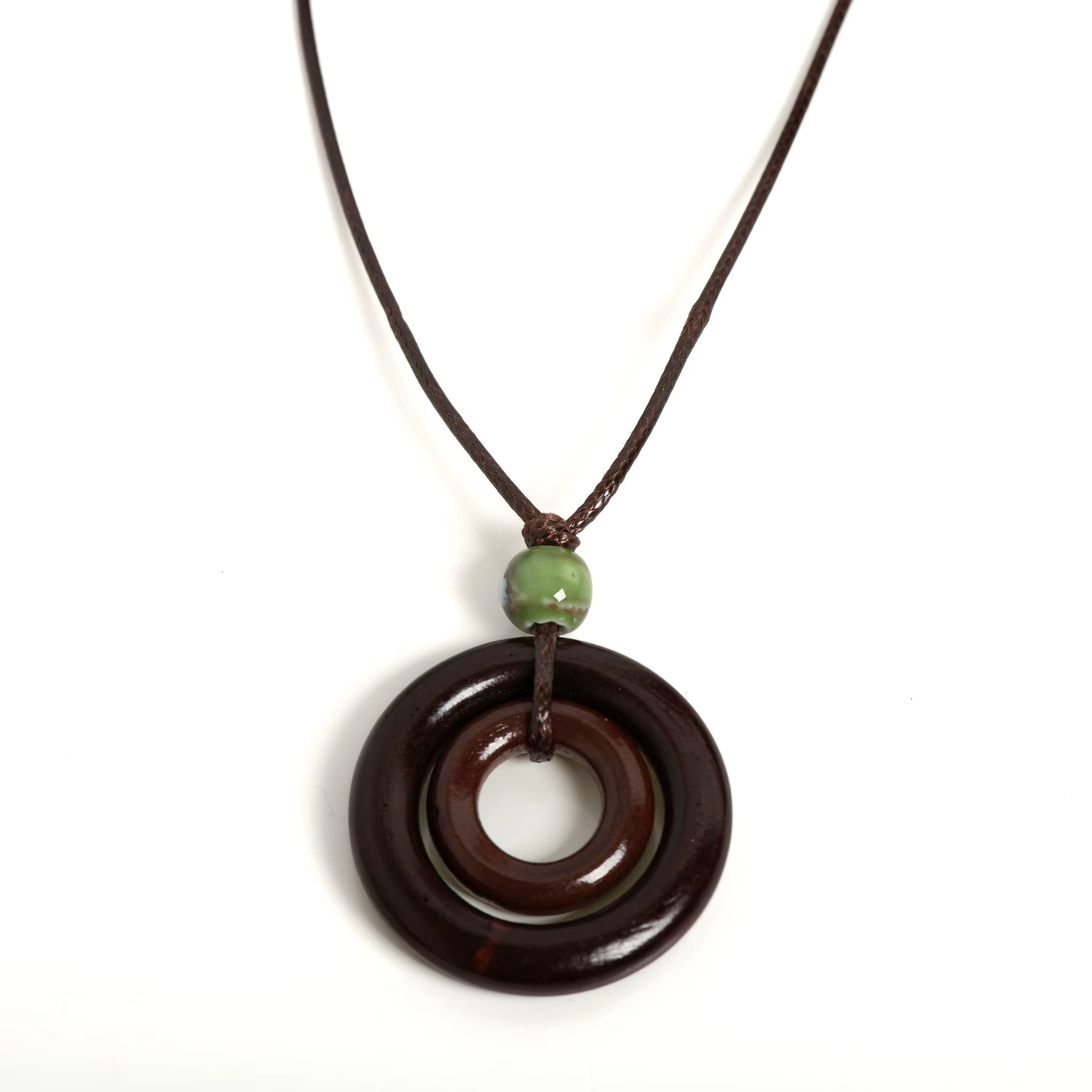 Collier pendentif circulaire en bois fait à la main pour hommes et femmes, bijoux bohèmes uniques, c