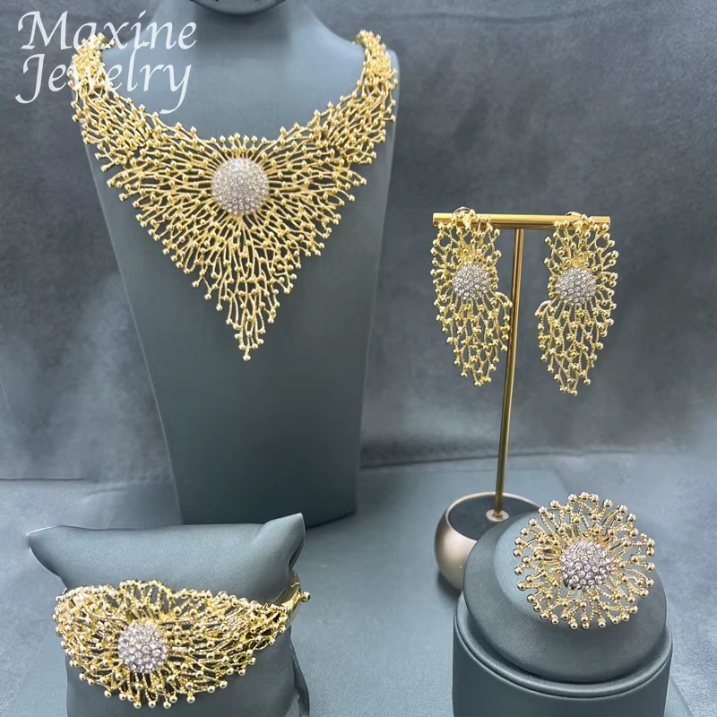 Ensemble de bijoux plaqué or 18 carats pour femme, collier en or carillon, boucle d'oreille, bracele