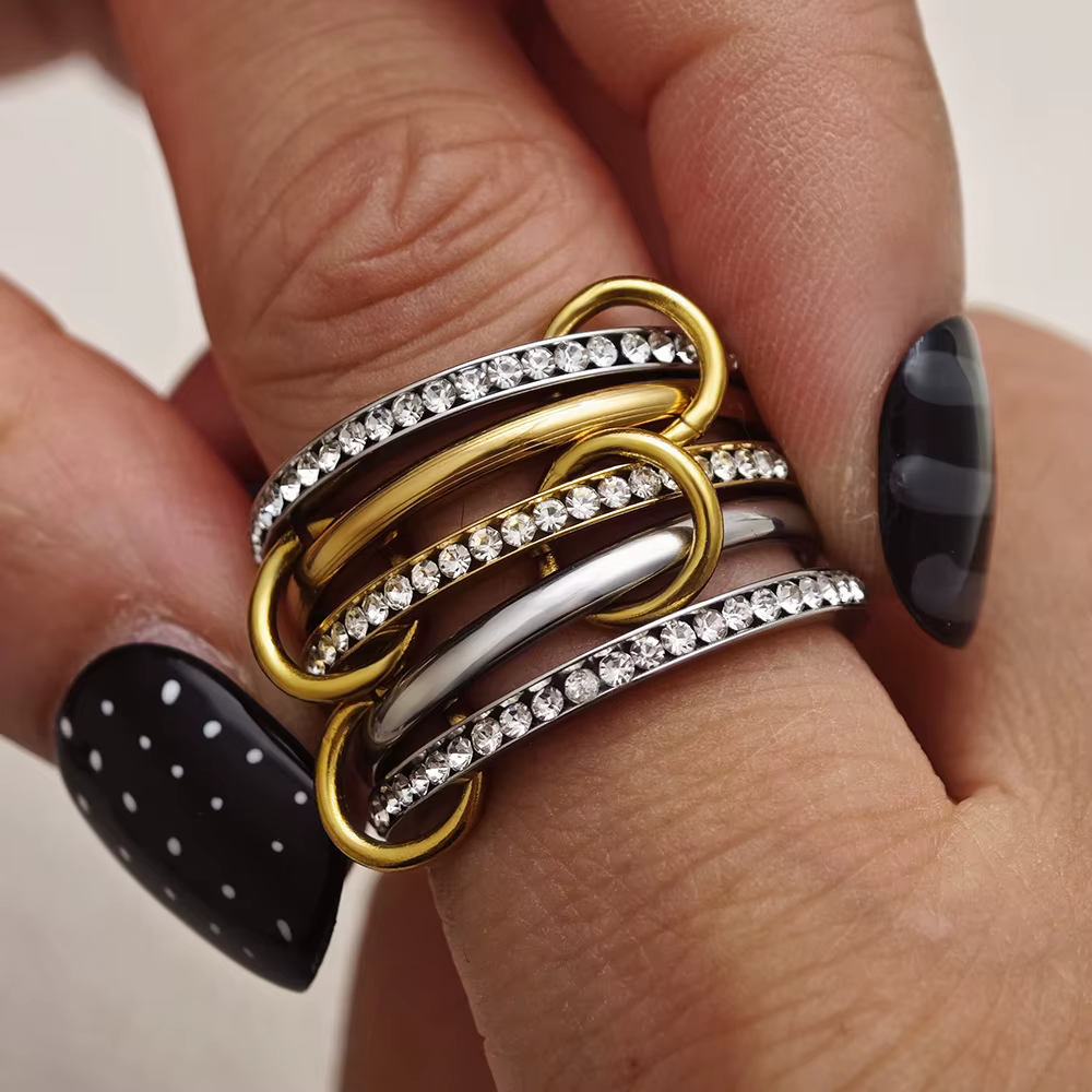 Ensemble de cinq pièces d'anneaux empilables en acier inoxydable, Design bicolore, Zircon scintillan