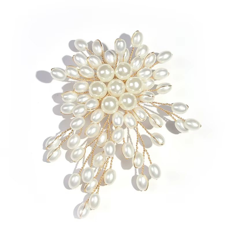 Broche élégante en forme de fleur de perle, Badge pour femmes et filles, vêtements à la mode, décora