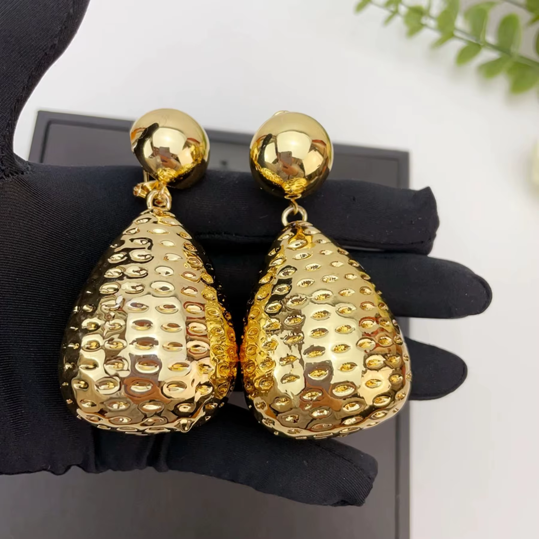 Boucles d'oreilles pendantes EMMA pour femmes, style vintage, exagérées, légères, plaquées or, bijou