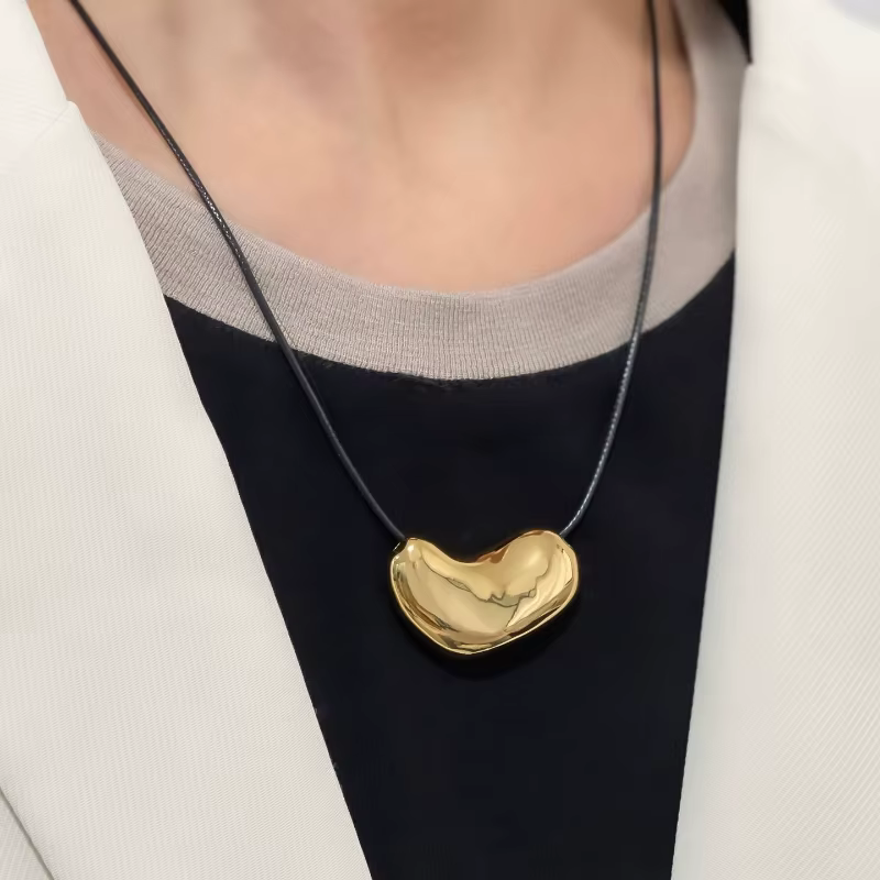 Collier pendentif en métal irrégulier pour femme, design azole, accessoires tendance cool, bijoux fa