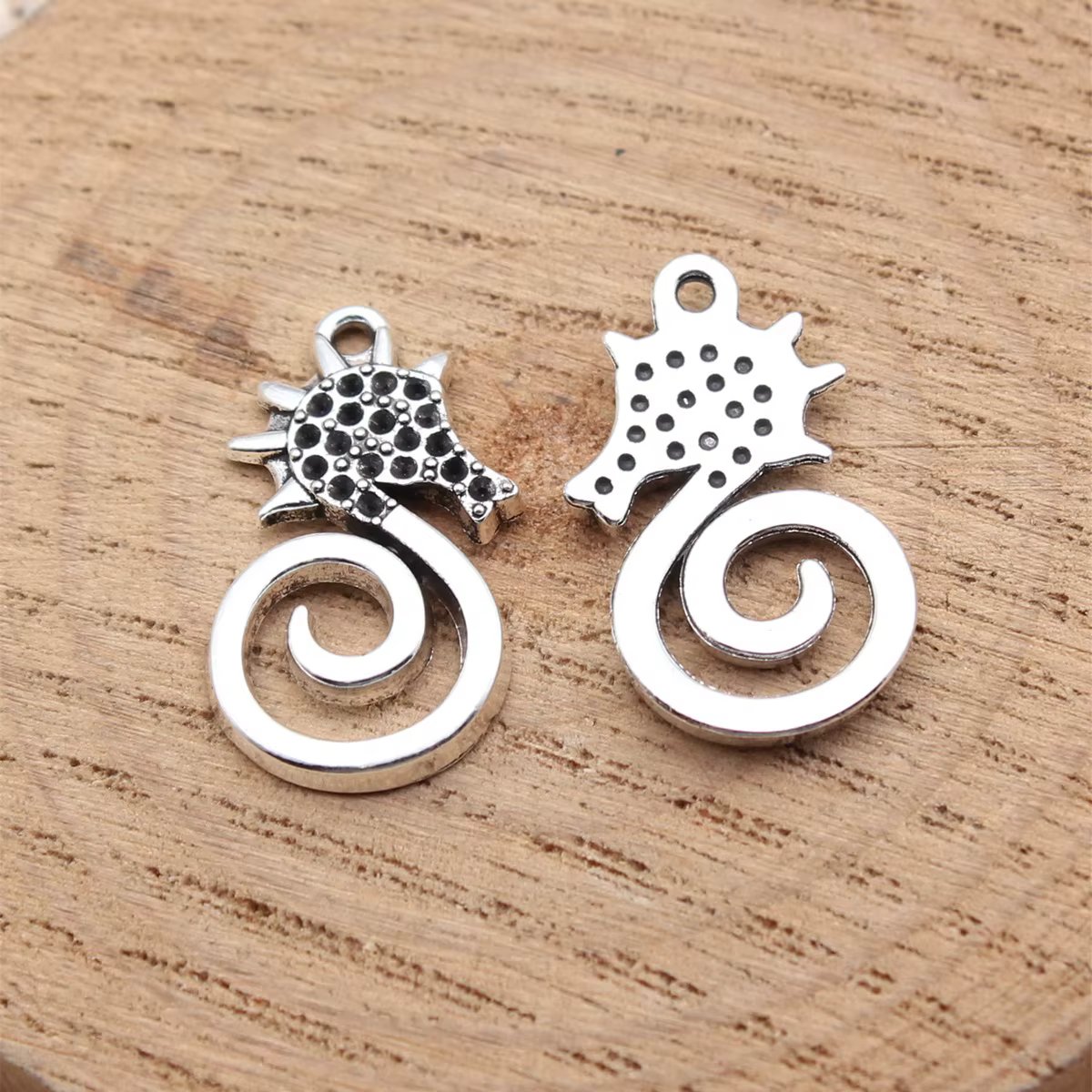Breloques hippocampe couleur argent antique, 21x12mm(0.83x0.47 pouces), 20 pièces, accessoires pour 