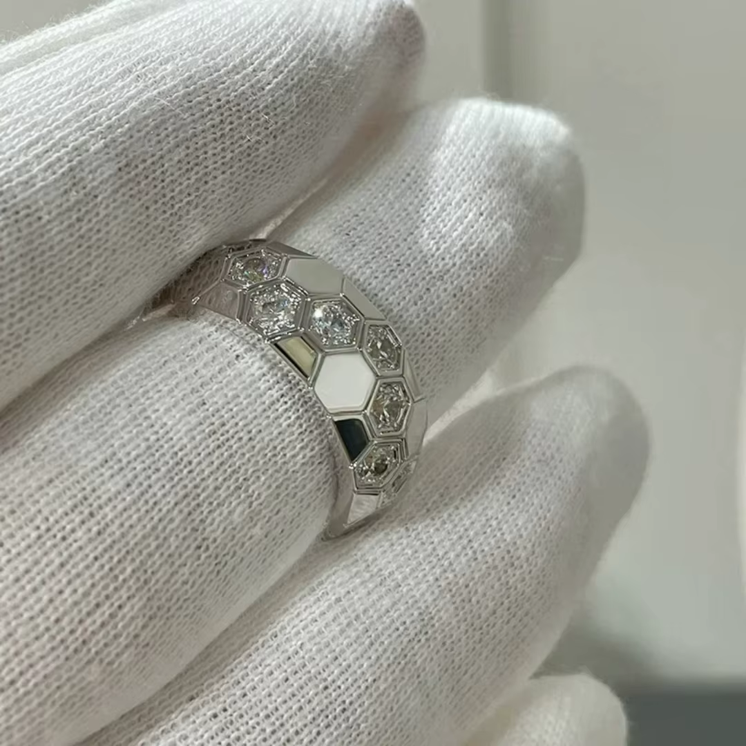 Bague en argent 925 plaqué or V, zircon en nid d'abeille finement sculpté, bijoux exquis pour hommes