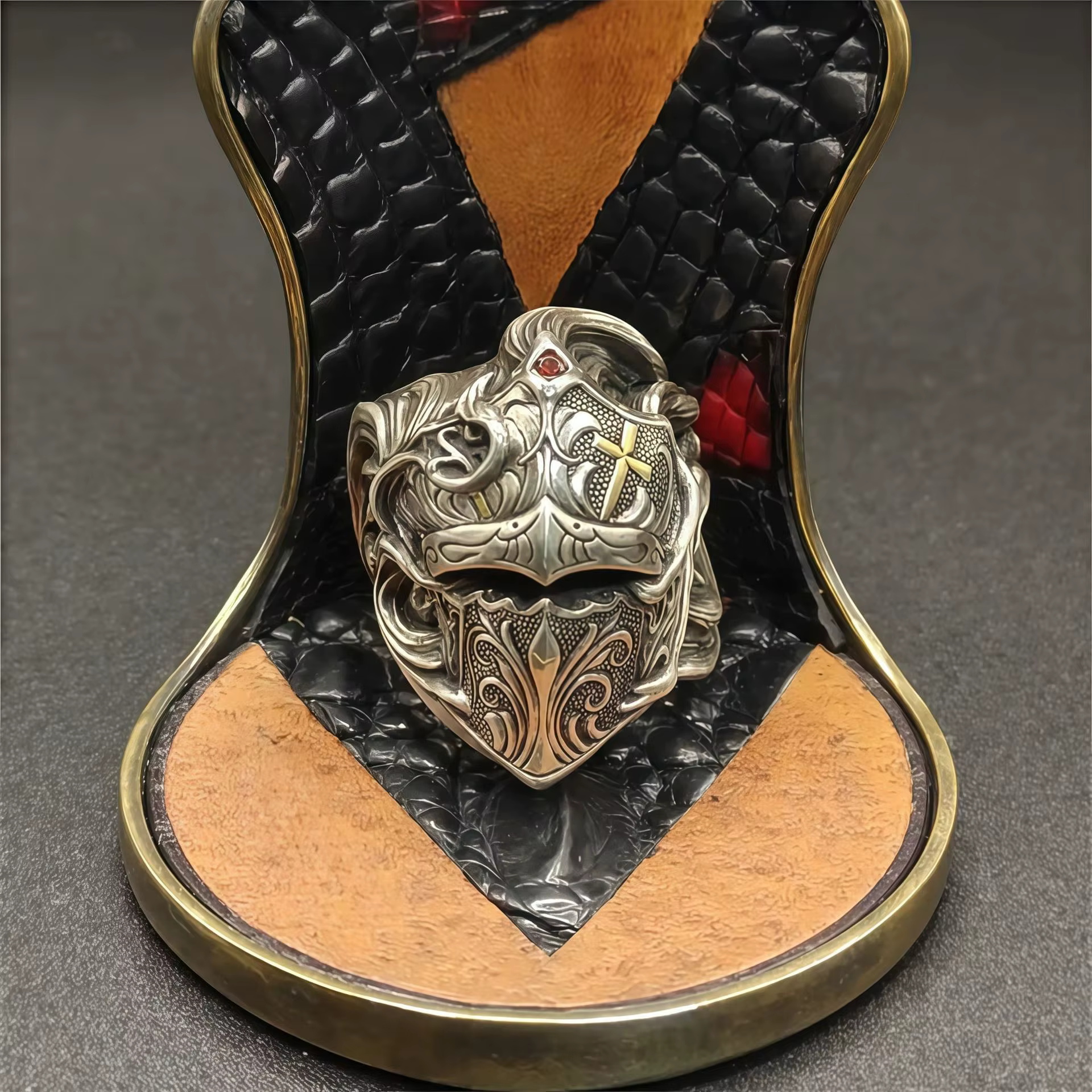 Nouvelle bague pour homme, motif casque de chevalier et armure, sculptée avec soin, style rétro tend