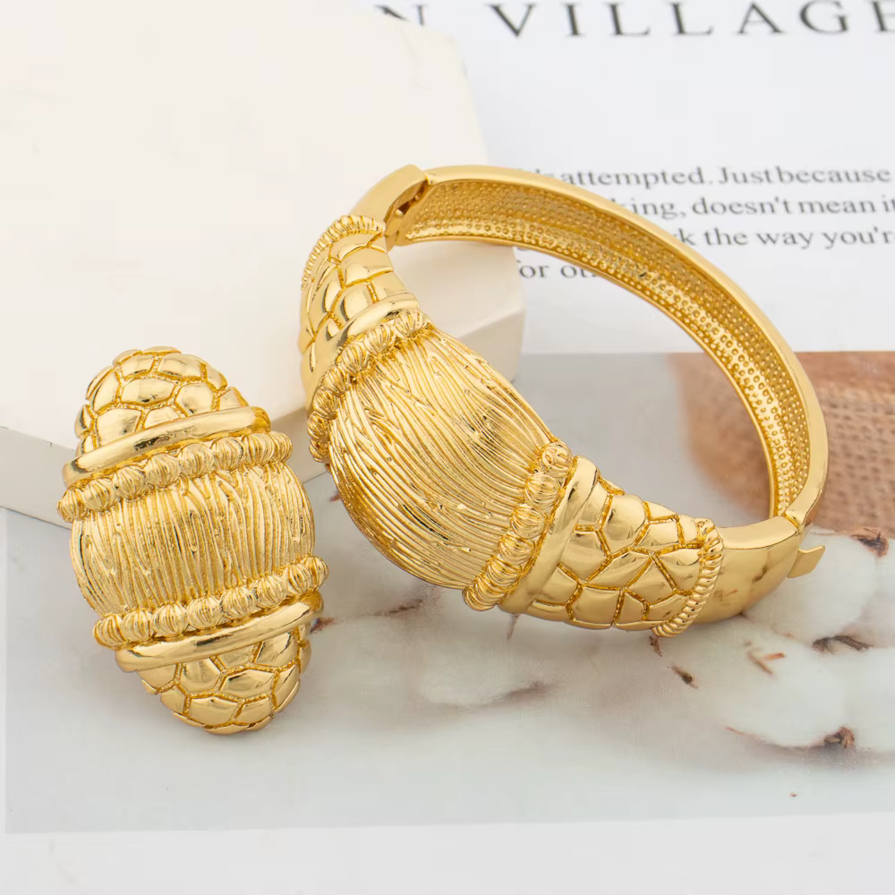 Parure de bijoux de mariée pour femme : boucles d'oreilles pendantes, collier avec pendentif, bracel