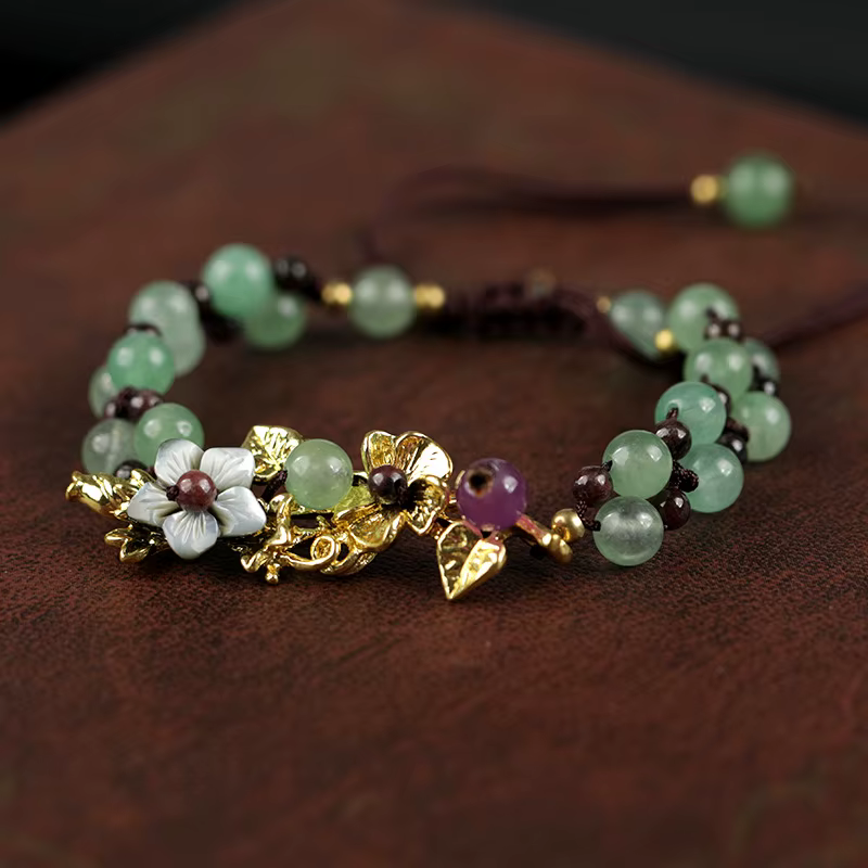 Bracelet en perles d'aventurine pour femmes, tressé à la main avec des breloques en forme de fleur d