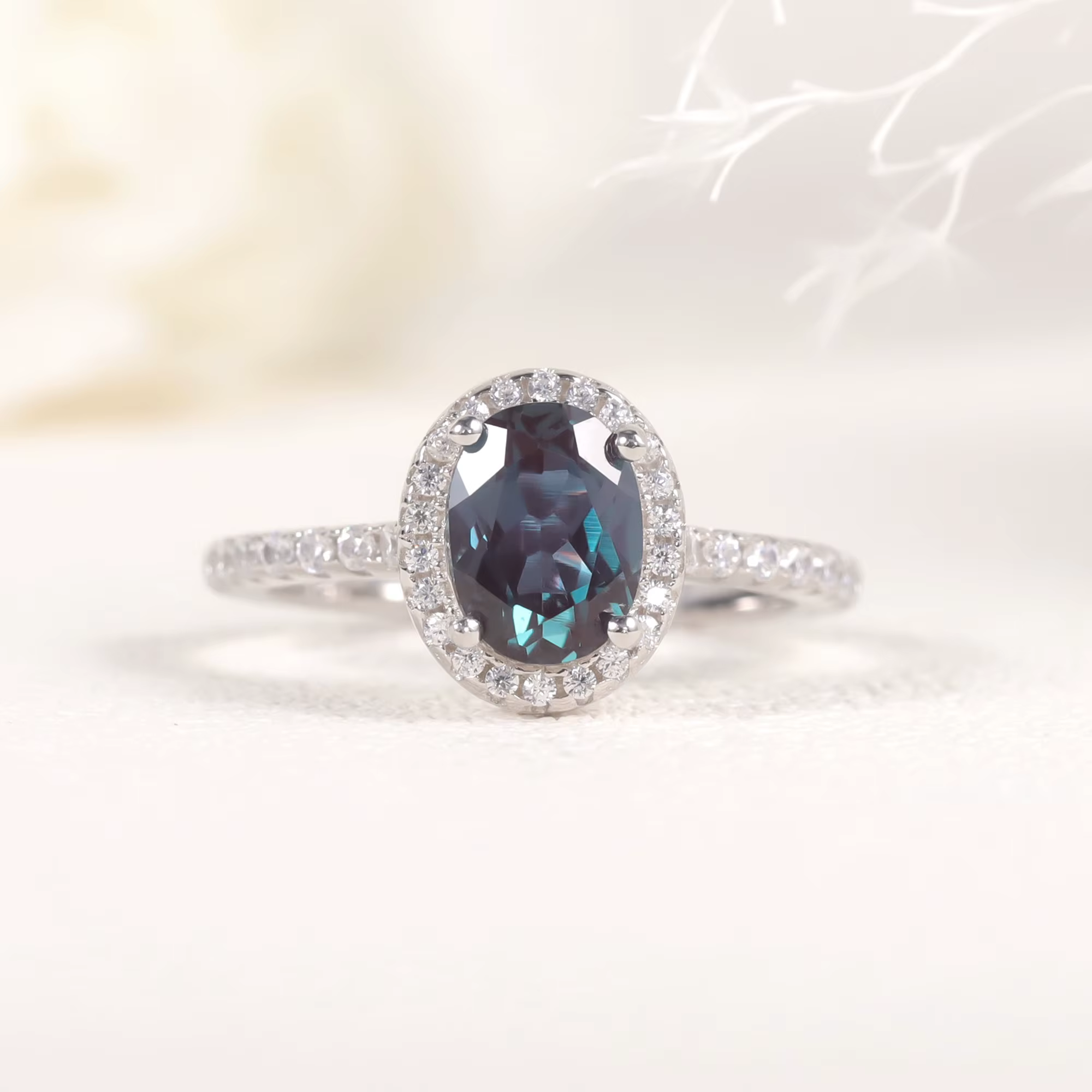 GEM'S BALLET Ovale 6X8mm Halo Lab Alexandrite Bague de fiançailles en argent sterling 925 Anniversai