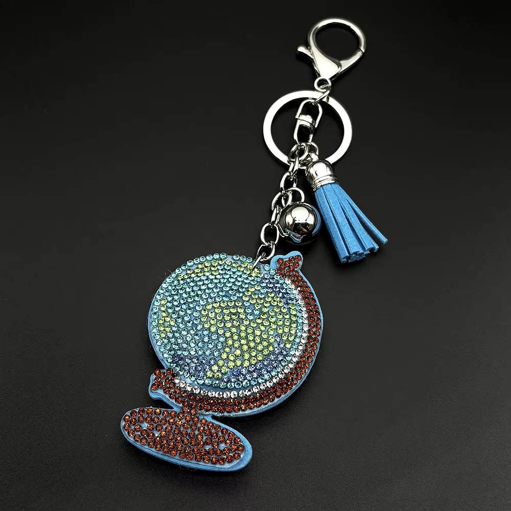 Porte-clés globe en strass dégradé pour les amateurs de voyage, avec pampille en cristal scintillant